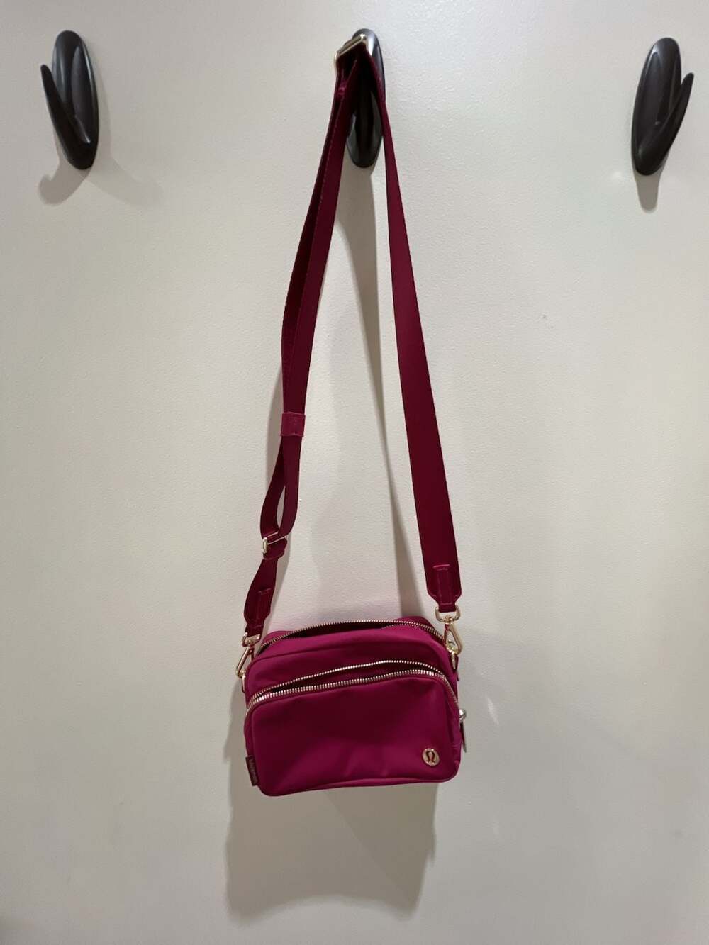 Lululemon Everywhere Crossbody Bag 2L Berry Rumble Metal Hardware